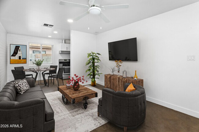 Building Photo - 1646 E McKinley St