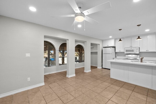 Building Photo - 1313 Harbor Island Dr