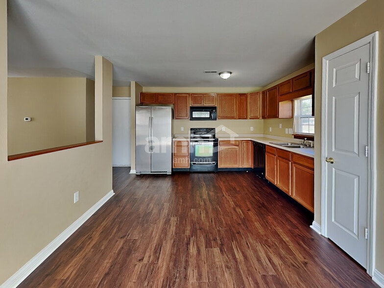 Building Photo - 977 Dorothy Dr