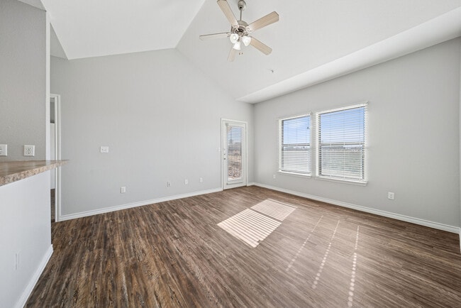 Building Photo - Village at Carlsbad