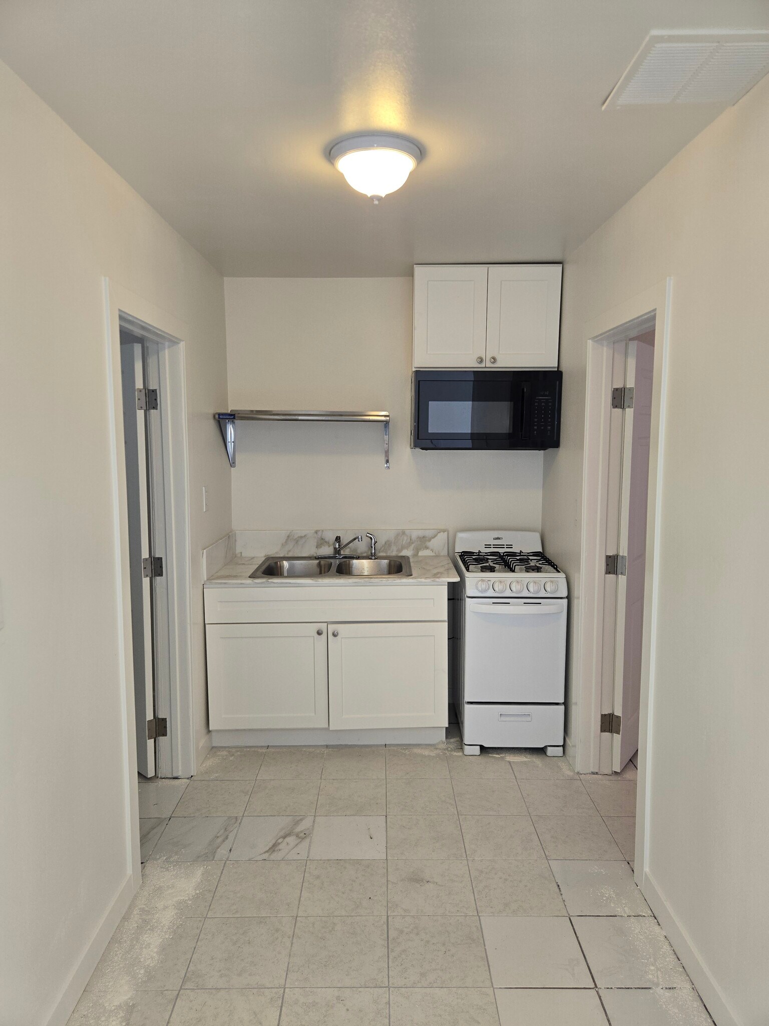 Building Photo - 18 E 56th St