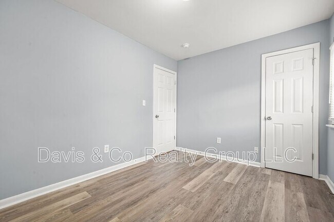 Building Photo - 1156 Hubbard St SW