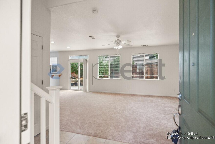 Building Photo - 169 Maidenhair St