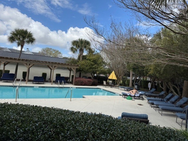 Building Photo - 45 Sycamore Ave