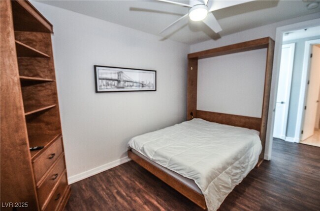 Building Photo - 4525 Dean Martin Dr