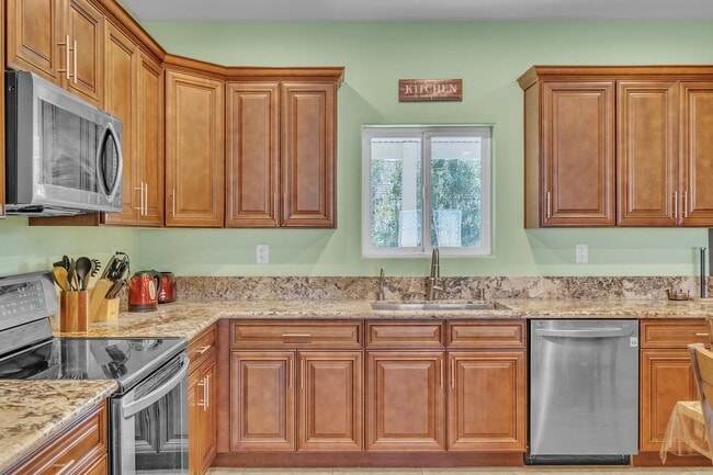 Building Photo - RV GARAGE | Single Story | Furnished Or Unfurnished