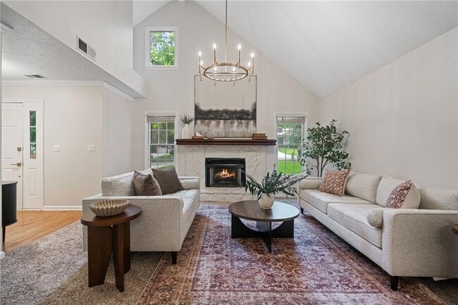 Building Photo - 10965 Pinehigh Dr