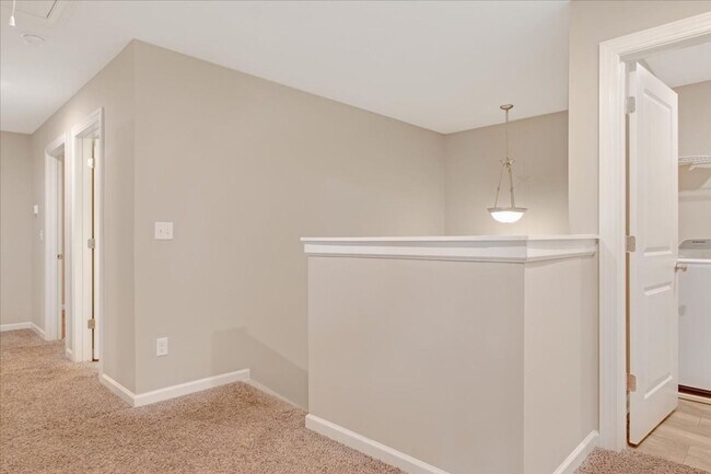 Building Photo - 5121 Heathbrook Dr