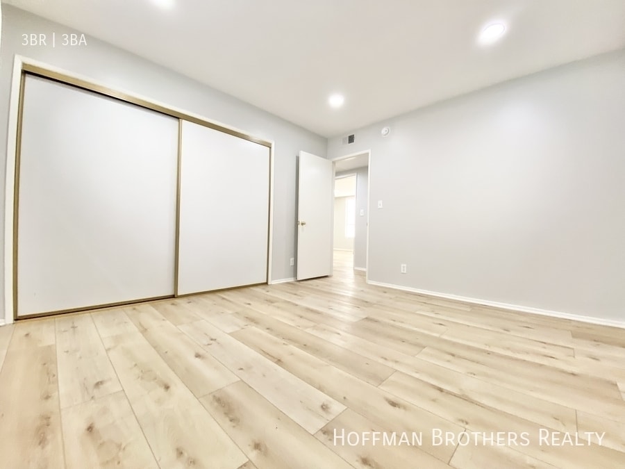 Building Photo - 931 S Wooster St