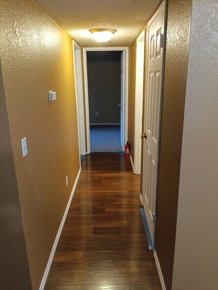 Building Photo - 6724 Plymouth Rd