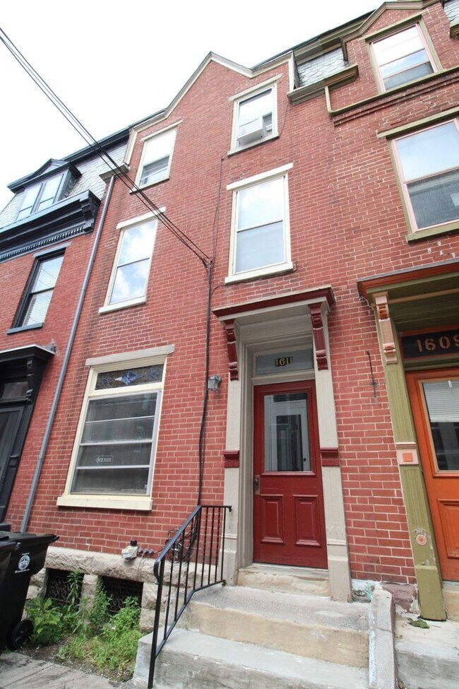 Primary Photo - 1611 Susquehanna St