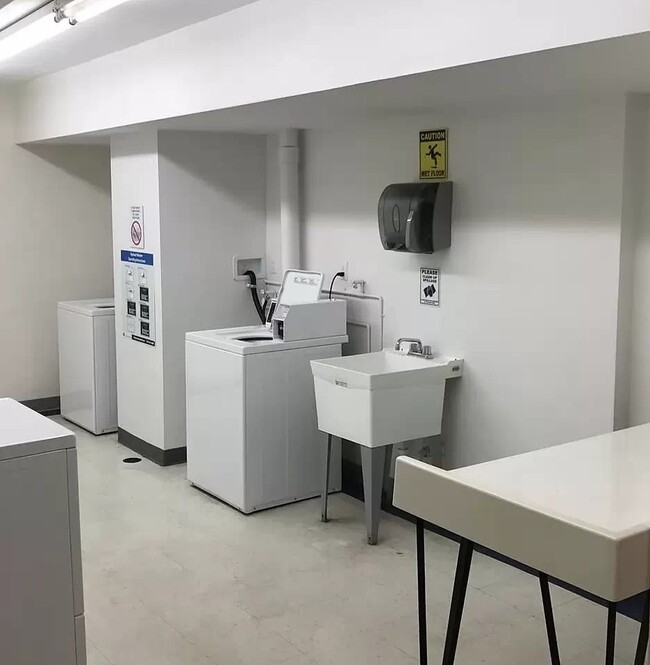 Laundry room - 100 Lincoln Rd