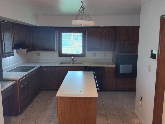 Building Photo - 3 Bedroom Single Family Home in Florissant