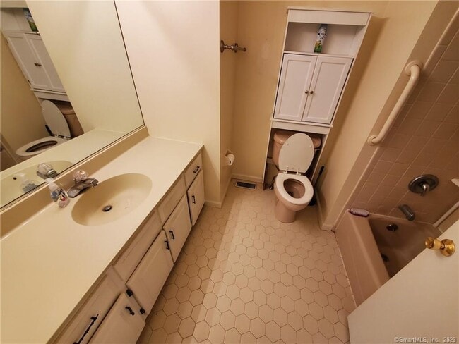 Building Photo - 27 Crows Nest Ln