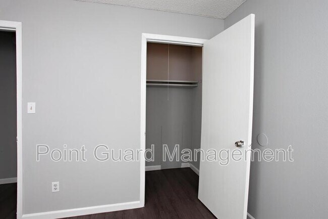 Building Photo - 1212 S. Longfellow