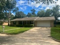 Building Photo - 749 Ave B