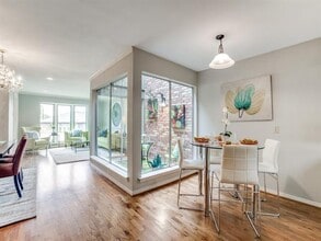 Building Photo - 10628 Sandpiper Ln