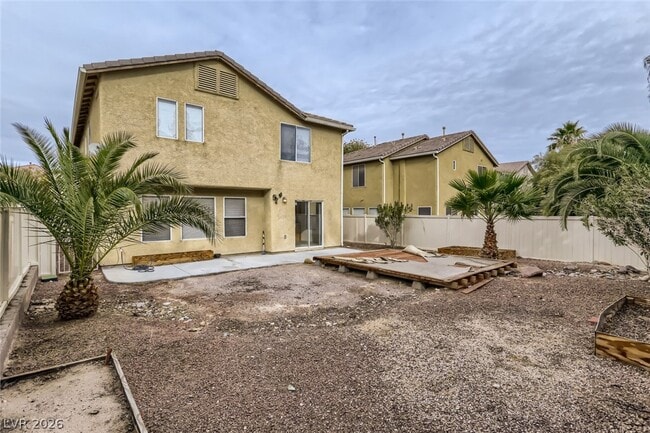 Building Photo - 2537 Begonia Valley Ave