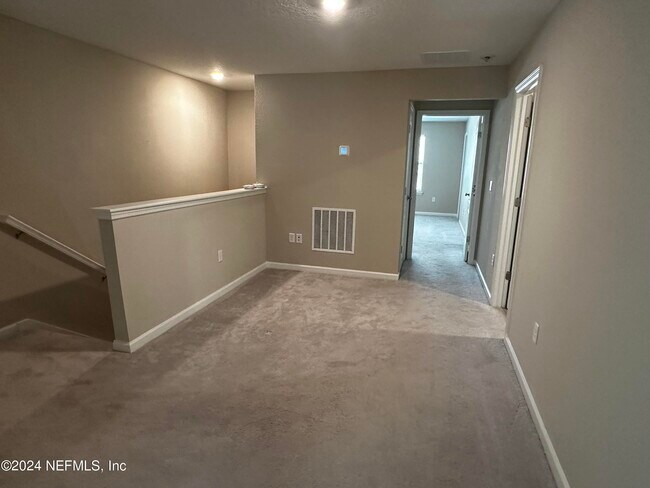 Building Photo - 7371 Palm Hills Dr
