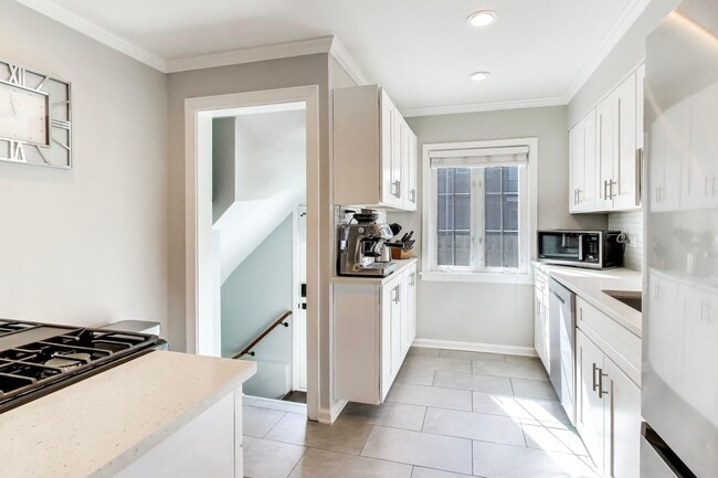 Building Photo - 4138 N Olcott Ave