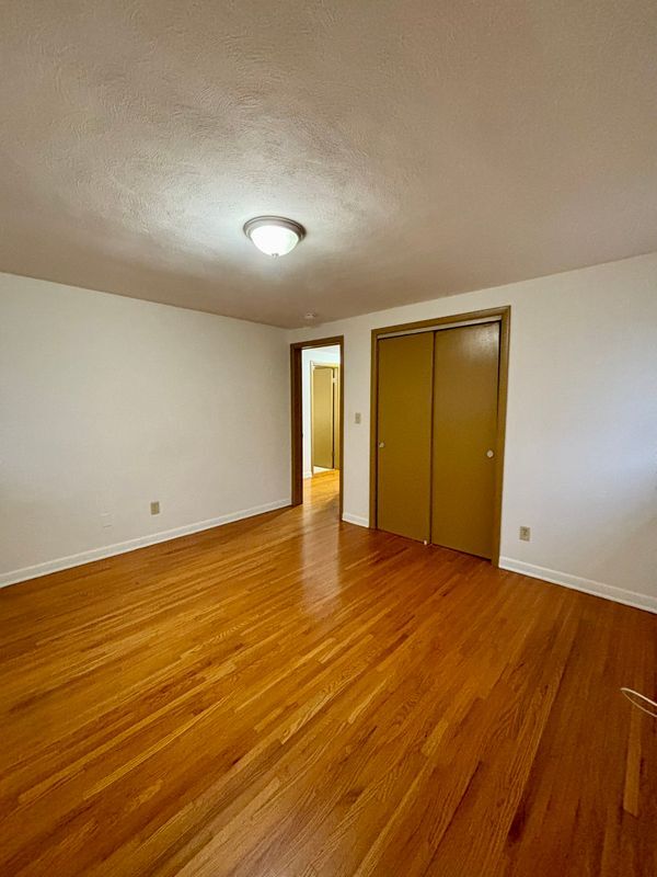 Building Photo - 88 Nicholson, 6