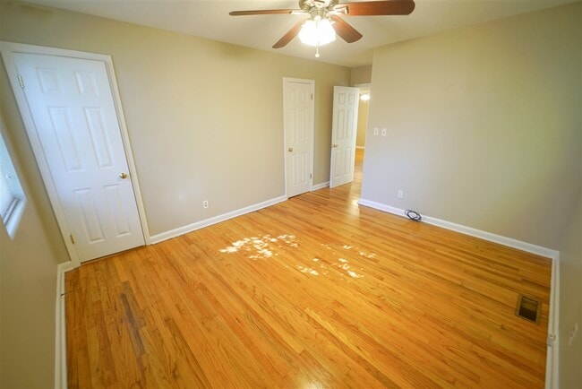 Building Photo - 1804 Skyland Dr