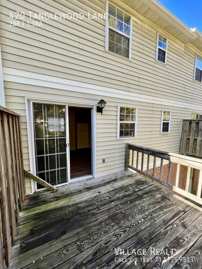 Building Photo - Spacious 2-BR Townhome in Dallastown Schoo...