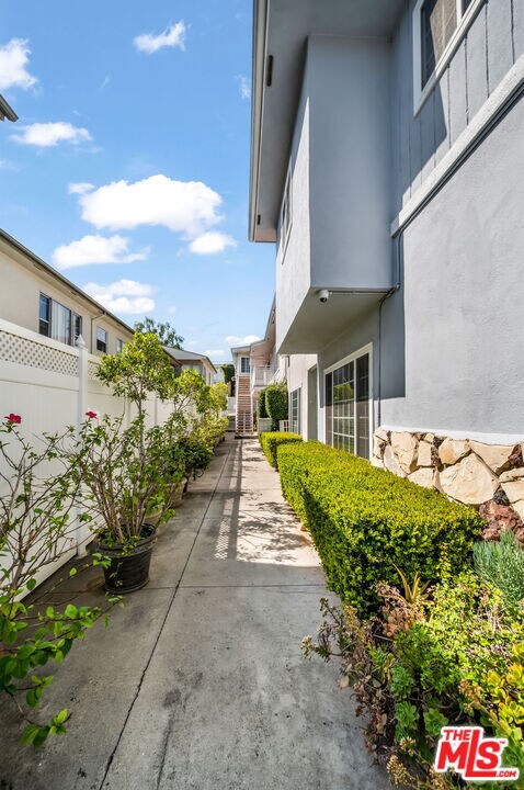 Building Photo - 1937 S Shenandoah St