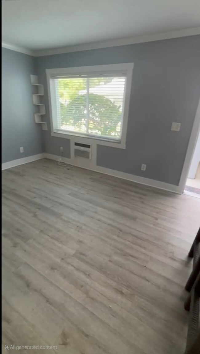 Building Photo - 4127 Dolphin Dr