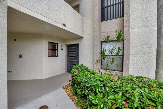 Building Photo - 5901 Camino Del Sol