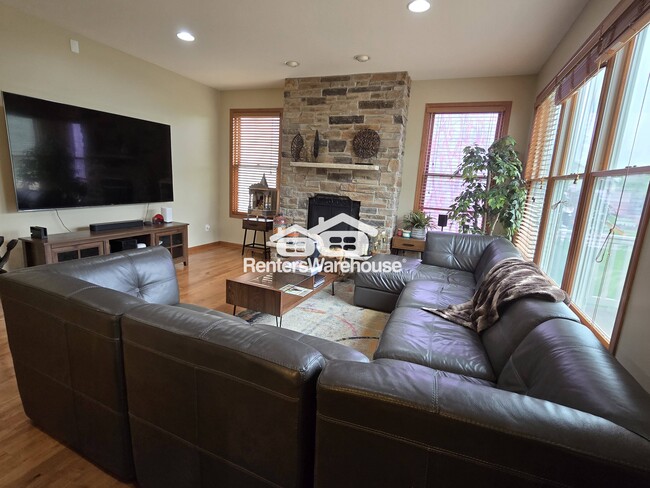 Building Photo - 15420 Plumstone Dr