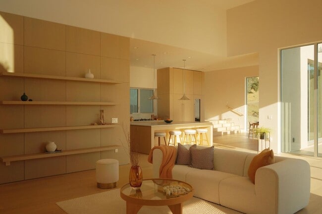 Building Photo - 1022 Via Treviso