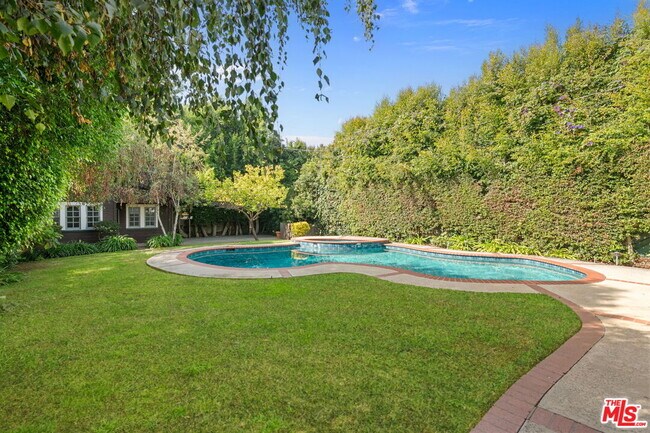 Building Photo - 139 S Anita Ave