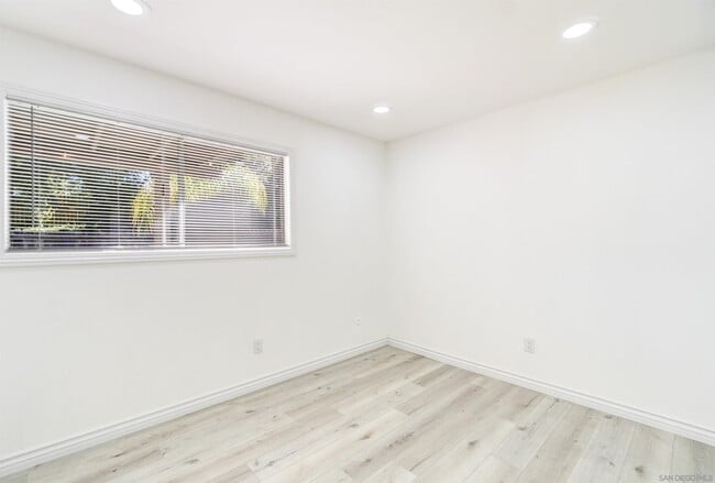 Building Photo - 9175 Campina Dr