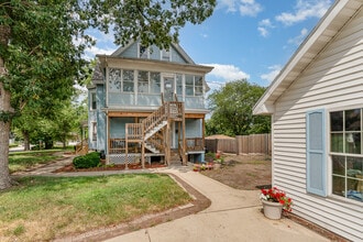 Building Photo - 312 Bridge St