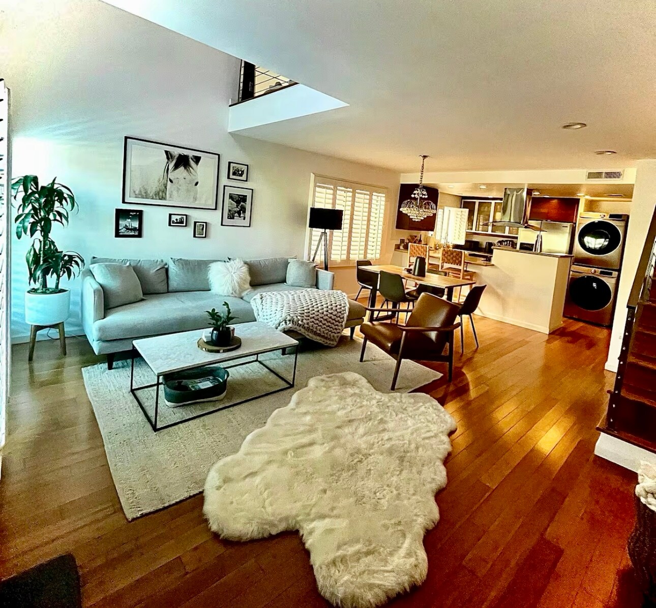 Main floor - 10926 Bluffside Dr