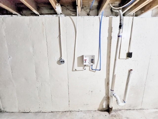 Building Photo - 6006 E 96th St