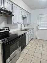 Building Photo - 214 Pine Meadow Dr