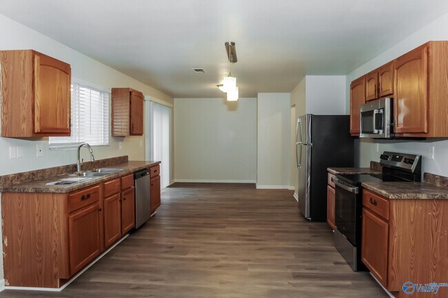 Building Photo - 176 Bayside Ln