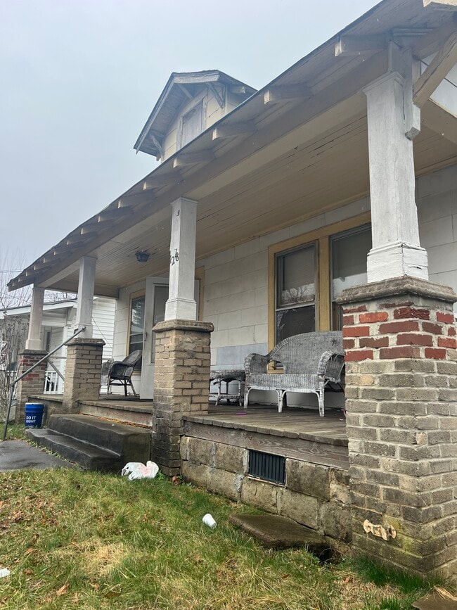 Primary Photo - 1218 21st St