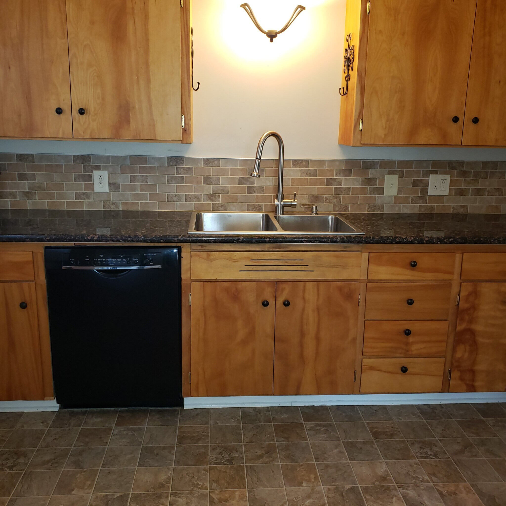 Building Photo - 3717 E 30th Ave