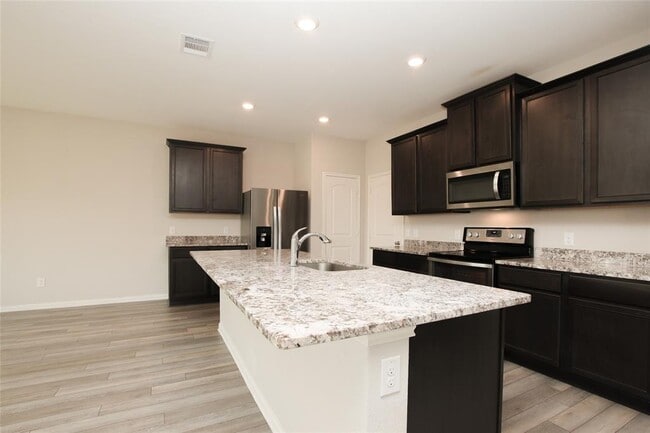 Building Photo - 217 Star Spangled Dr