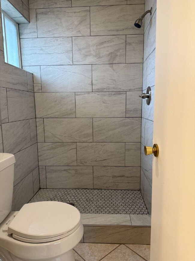 Building Photo - 220 Rio Tinto Dr