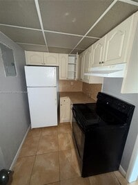Building Photo - 6960 Miami Gardens Dr