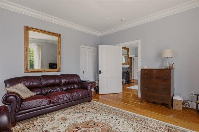 Building Photo - 92 Pelham St