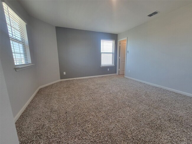 Building Photo - 3012 Villegas Wy