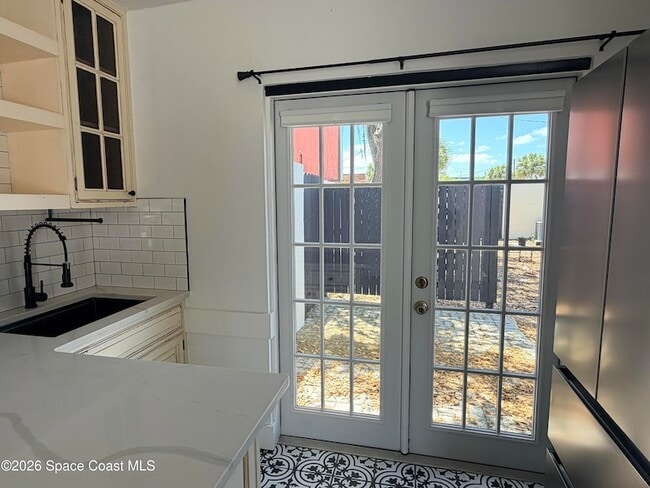 Building Photo - 1454 Guava Ave