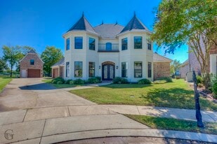 Building Photo - 555 Canterbury Ln