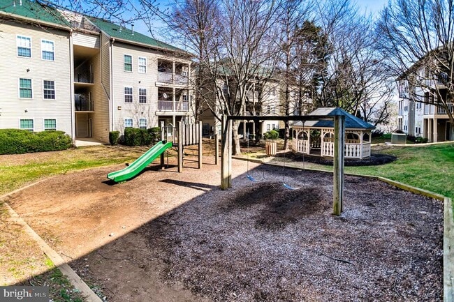 Building Photo - 1066 Gardenview Loop