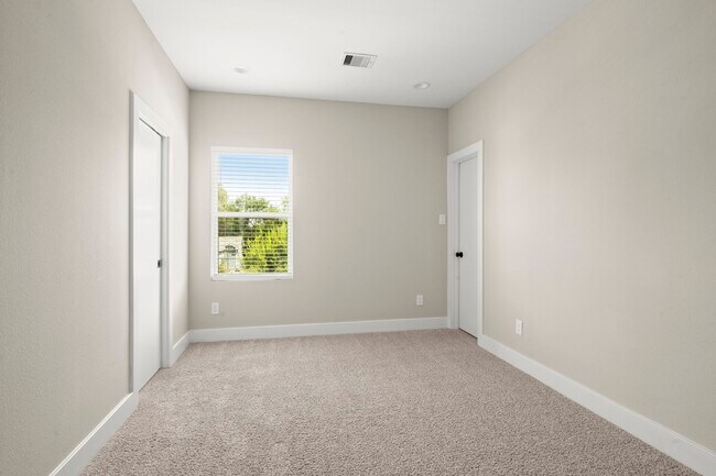 Building Photo - 3208 Bostic St